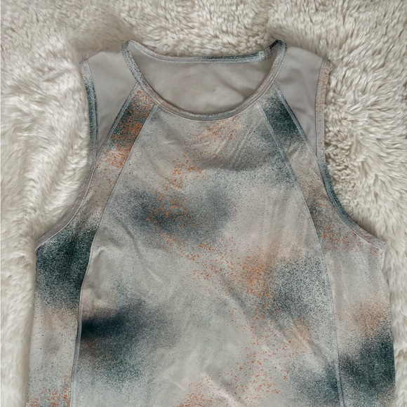 Lululemon - Sculpt Mesh Tank Top in Spray Camo Silvery Blue Multi - Picture 5 of 13